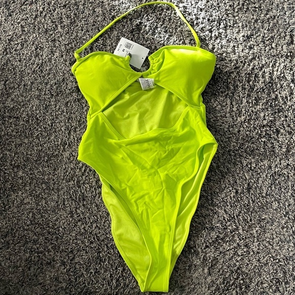 🆕 Bathing Suit 🆕 - Picture 1 of 7